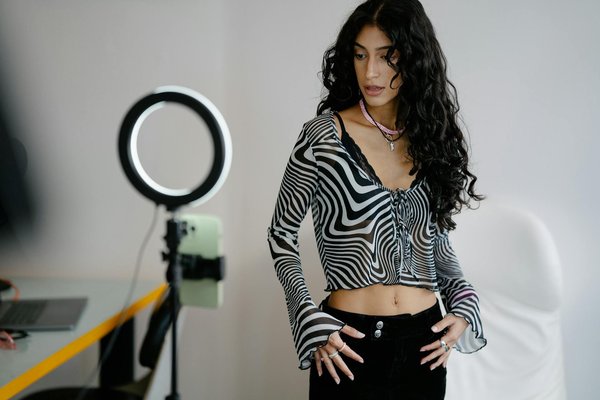 Jupes plissées : l'harmonie parfaite entre tradition et modernité